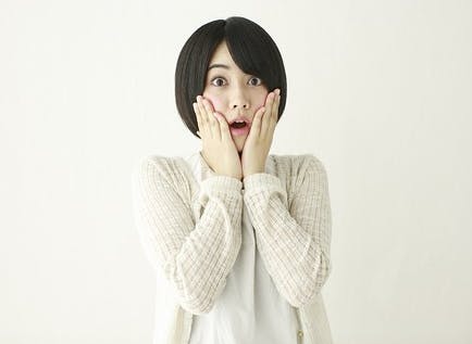 驚いた顔