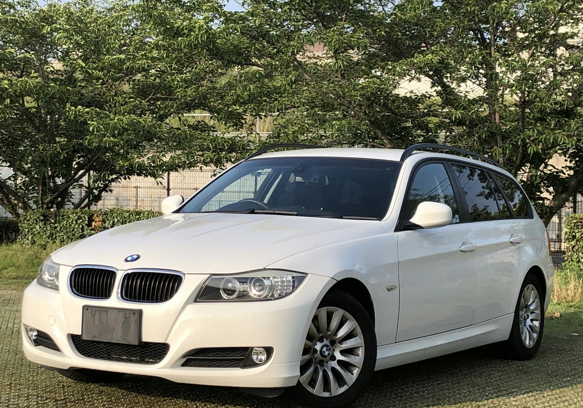 ｂｍｗ ３シリーズ 3 Series ３２０ｉツーリング 新車当時500万円越え 自車税 自賠責保険 重量税込み 車検2年付き 総額59万円 税込み 創業35年の買取専門店 10年後の信頼と安心を