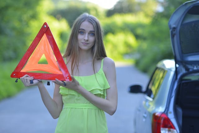 車のエンジンかからない