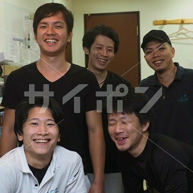 スタッフ5名集合