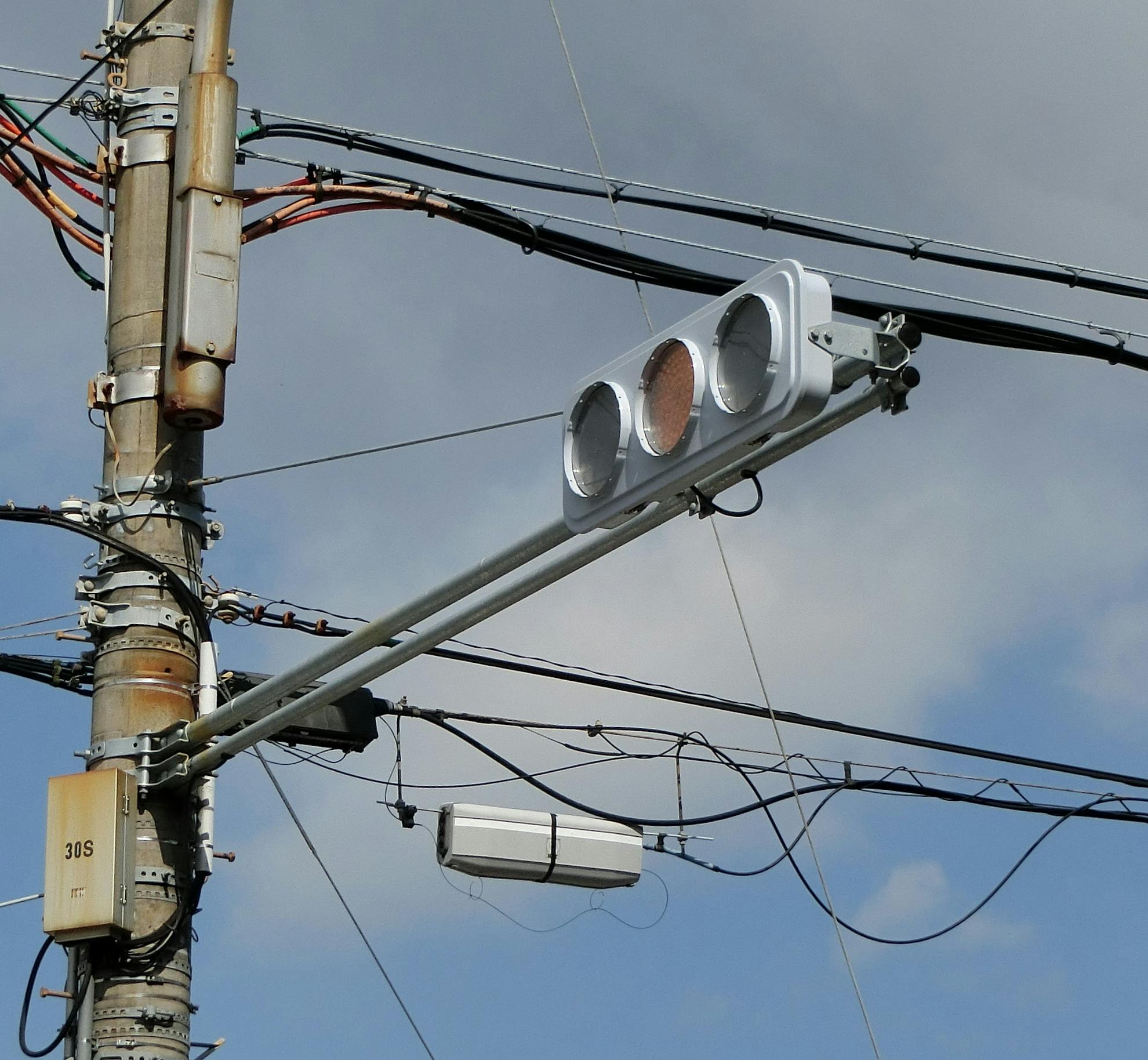 ひさしの無い信号機 仲間のブログ